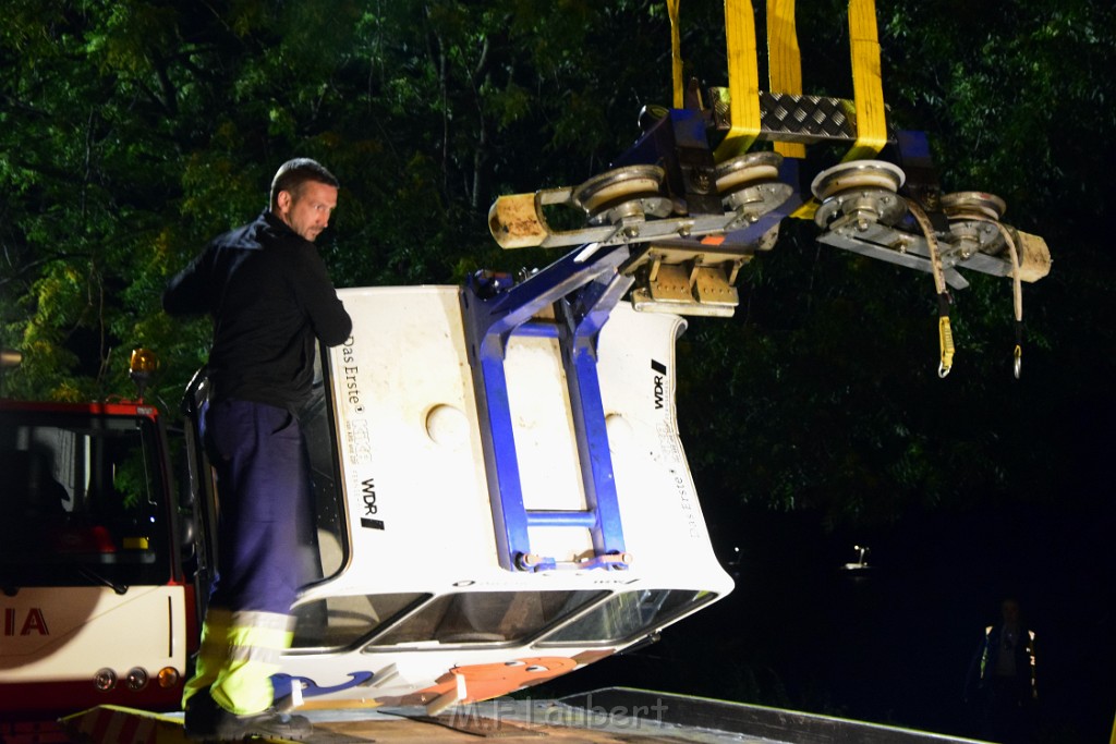 Koelner Seilbahn Gondel blieb haengen Koeln Linksrheinisch P980.JPG - Miklos Laubert